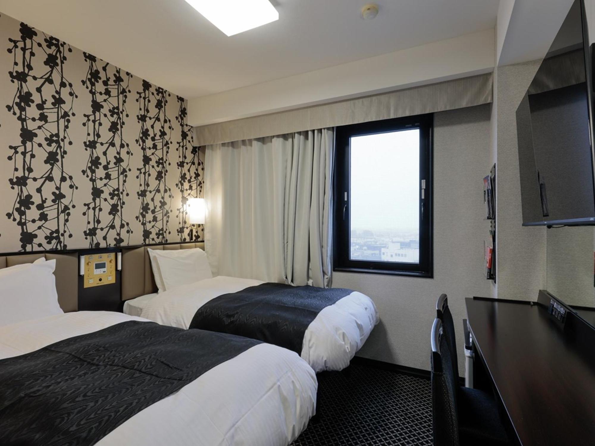 Apa Hotel Tonami Ekimae Екстер'єр фото