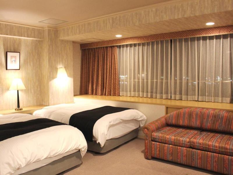 Apa Hotel Tonami Ekimae Екстер'єр фото
