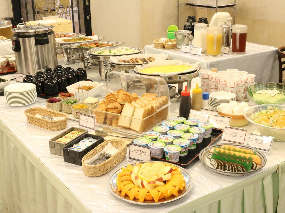 Apa Hotel Tonami Ekimae Екстер'єр фото