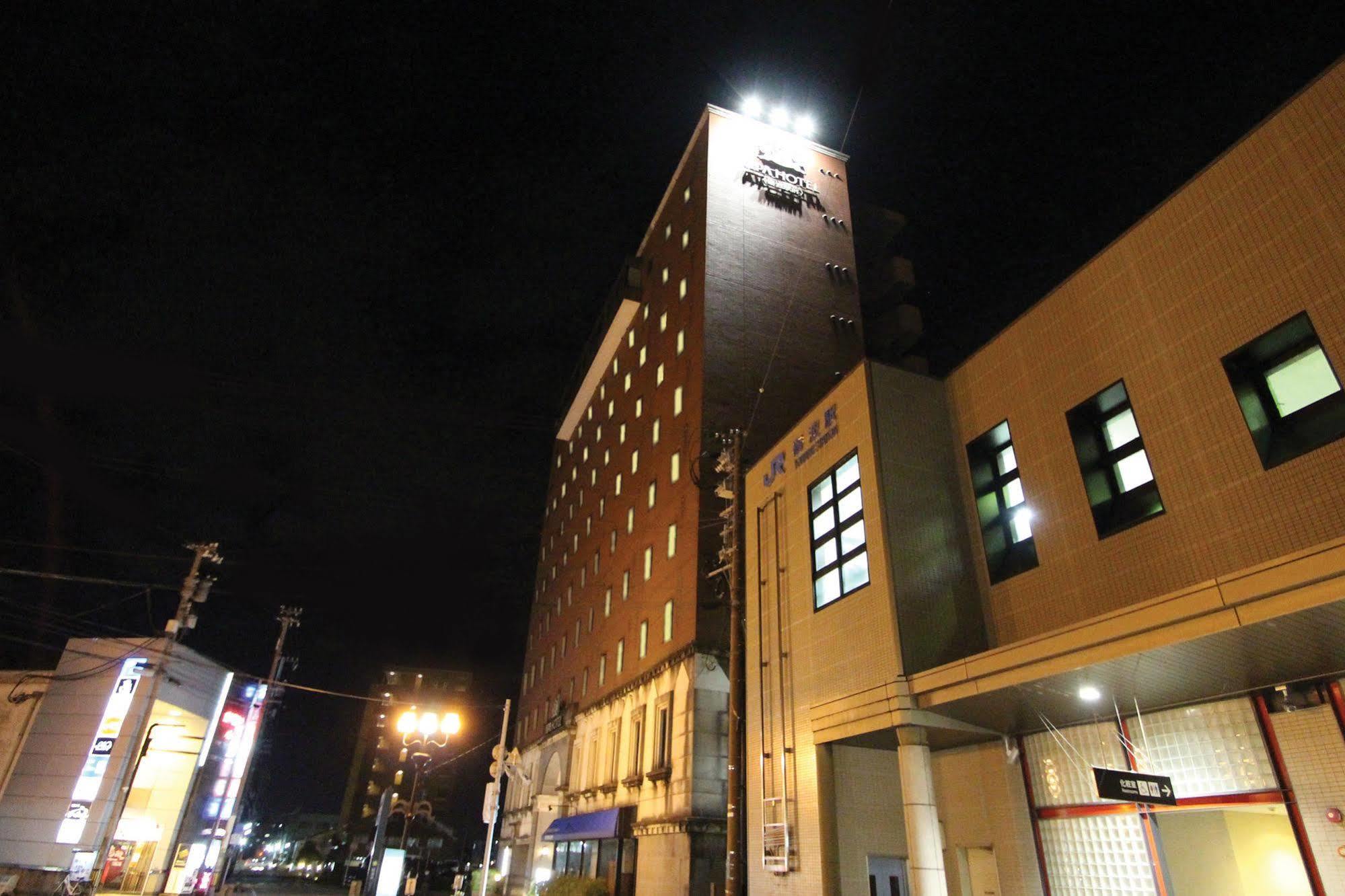 Apa Hotel Tonami Ekimae Екстер'єр фото